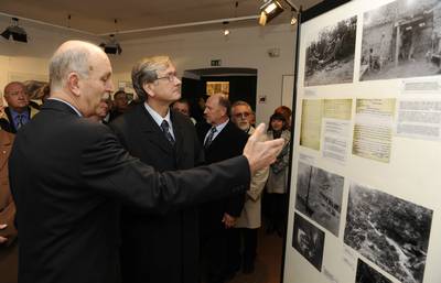 Predsednik republike dr. Danilo Türk si je ogledal razstavo Mrzli vrh, gora krvi in železa (foto: Nebojša Tejić/STA)