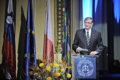 Predsednik republike dr. Danilo Türk se je udeležil slavnostne akademije ob 90. obletnici Pravne fakultete Univerze v Ljubljani (FA BOBO)