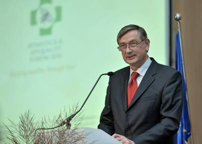 Predsednik republike dr. Danilo Türk se je udeležil 3. mednarodnega foruma o apiterapiji in apikvaliteti (foto: Tamino Petelinšek/STA)