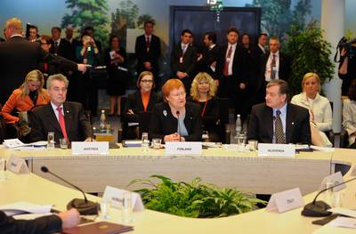 Predsednik Republike Slovenije dr. Danilo Türk se je udeležil 1. plenarnega zasedanja na temo Prednosti in interesi Evrope v globalnem kontekstu (foto: Nebojša Tejić/STA)