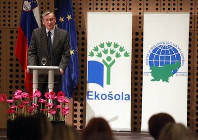 Predsednik republike dr. Danilo Türk se je udeležil sklepnega dela konference koordinatorjev programa Ekošola, ki je namenjen izobraževanju otrok in mladih za trajnostni razvoj (foto: Tina Kosec/STA)