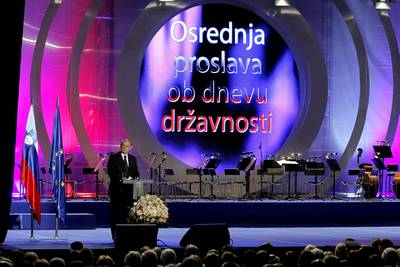 Predsednik Republike Slovenije dr. Danilo Türk se je udeležil osrednje proslave ob dnevu državnosti, kjer je nastopil kot slavnostni govornik (foto: Daniel Novakovič/STA)