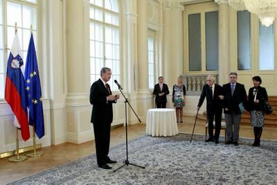 Predsednik republike dr. Danilo Türk je z Redom za zasluge odlikoval Jurija Gustinčiča (foto: Daniel Novakovič/STA)