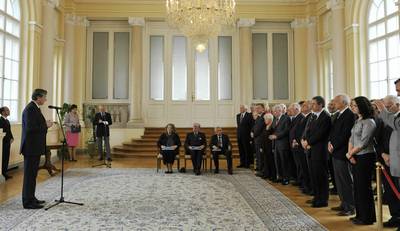 Predsednik republike dr. Danilo Türk je z Redom za zasluge odlikoval Jasno Vončina, Roberta De Lorenza in Janeza Hacina (FA BOBO)