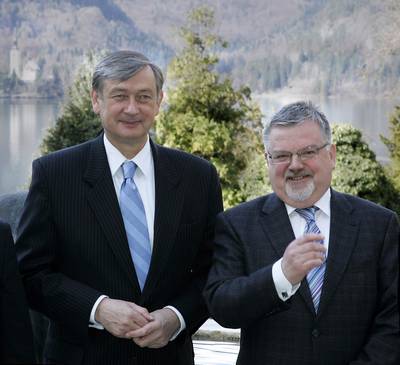 Predsednik republike dr. Danilo Türk se je srečal z županom Občine Bled Janezom Fajfarjem (foto: Tina Kosec/STA)