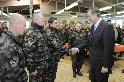 Predsednik republike in vrhovni poveljnik obrambnih sil dr. Danilo Türk se je udeležil slovesnosti ob 17. obletnici delovanja 72. brigade Slovenske vojske (FA BOBO)