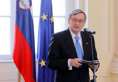 Predsednik Republike Slovenije dr. Danilo Türk, predsednik Državnega zbora Republike Slovenije dr. Pavel Gantar in predsednik Vlade Republike Slovenije Borut Pahor so ob svetovnem dnevu invalidov priredili sprejem za predstavnike invalidskih organizacij (foto: Daniel Novakovič/STA)