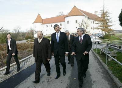 Predsednik republike dr. Danilo Türk si je ogledal bivalne stanovanjske enote ter prostore za rekreacijsko in fizioterapevtsko zdravljenje Zavoda Hrastovec-Trate (FA BOBO)