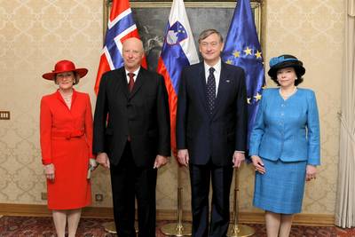 Predsednik Republike Slovenije dr. Danilo Türk in soproga Barbara Miklič Türk sta sprejela Njuni veličanstvi norveškega kralja Haralda V. in kraljico Sonjo (foto: Daniel Novakovič/STA)