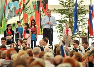 Predsednik republike dr. Danilo Türk se je udeležil Festivala miru – 5. Šarhovega pohoda po poteh Pohorskega bataljona (foto: Tamino Petelinšek/STA)