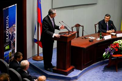 Predsednik Ukrajine Viktor Janukovič in predsednik Republike Slovenije dr. Danilo Türk sta se udeležila Ukrajinsko-slovenskega poslovnega foruma, kjer sta nagovorila gospodarstvenike iz obeh držav (foto: Stanko Gruden/STA)