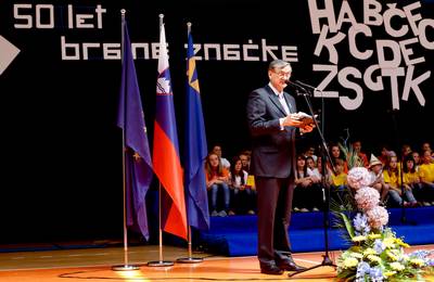 Predsednik republike dr. Danilo Türk se je kot častni pokrovitelj udeležil osrednje slovesnosti ob 50. obletnici Bralne značke (foto: Stanko Gruden/STA)