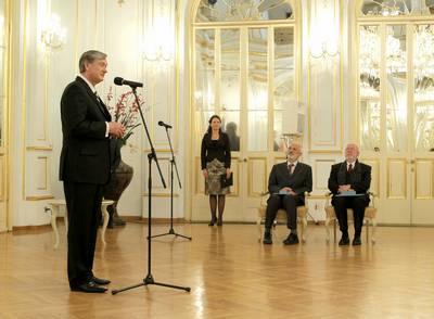 Predsednik republike dr. Danilo Türk je z Redom za zasluge odlikoval Jožeta Humra in mag. Staneta Jurgca (foto: Daniel Novakovič/STA)
