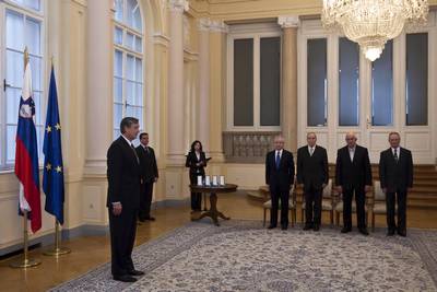 Predsednik republike dr. Danilo Türk je z Redom za zasluge odlikoval dr. Jožeta Strausa, dr. Lojzeta Gostišo, mag. Andreja Košiča in Stojana Kerblerja (foto: Stanko Gruden/STA)