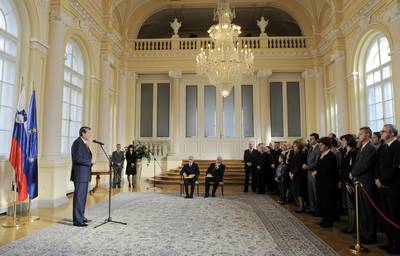 Predsednik republike dr. Danilo Türk je z Zlatim redom za zasluge odlikoval Miroslava Cerarja in Joca Žnidaršiča (FA BOBO)