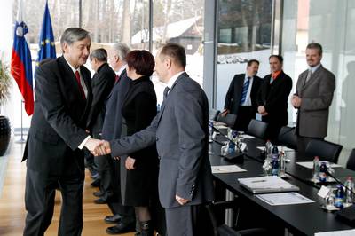 Predsednik republike dr. Danilo Türk je organiziral strokovni posvet o problematiki nelegalnega odlaganja odpadkov v Sloveniji z naslovom "Konec divjim odlagališčem" v okviru projekta "Očistimo Slovenijo 2012" (foto: Stanko Gruden/STA)