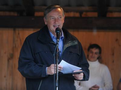 Predsednik republike dr. Danilo Türk se je udeležil slovesnosti ob 70. obletnici ustanovitve 4. slovenske narodnoosvobodilne udarne brigade "Matija Gubec", 69. obletnici ustanovitve 12. slovenske narodnoosvobodilne udarne brigade in 71. obletnici ustanovitve Mokronoške čete (foto: Nebojša Tejić/STA)