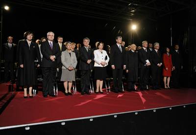 Na povabilo predsednika dr. Danila Türka so Slovenijo ob dnevu državnosti in 20. obletnici njene samostojnosti obiskali avstrijski zvezni predsednik dr. Heinz Fischer s soprogo Margit Fischer, italijanski predsednik Giorgio Napolitano, hrvaški predsednik dr. Ivo Josipović s soprogo dr. Tatjano Josipović in madžarski predsednik dr. Pál Schmitt (foto: Nebojša Tejić/STA)