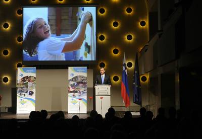 Predsednik republike dr. Danilo Türk se je udeležil slovesnosti ob 20. obletnici ustanovitve Centra šolskih in obšolskih dejavnosti (foto: Nebojša Tejić/STA)