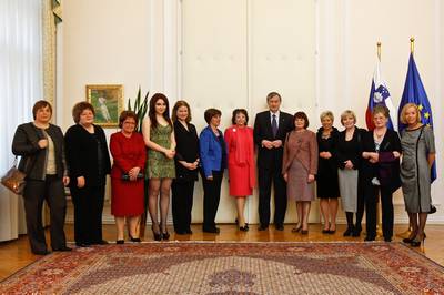 Predsednik republike dr. Danilo Türk in soproga Barbara Miklič Türk sta sprejela kandidatke za Slovenko leta 2011 (foto: Stanko Gruden/STA)