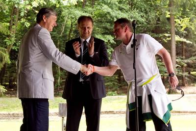 Predsednik republike dr. Danilo Türk je sprejel slovensko nogometno reprezentanco in vodstvo Nogometne zveze Slovenije ob vrnitvi s svetovnega nogometnega prvenstva v nogometu v Južni Afriki (foto: Stanko Gruden/STA)
