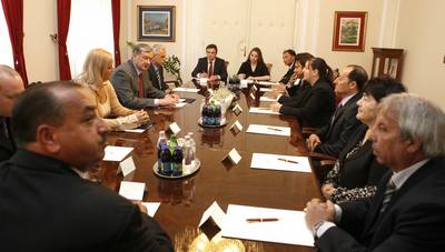 Predsednik republike dr. Danilo Türk je ob svetovnem dnevu Romov organiziral pogovor o romski problematiki (foto: Tina Kosec/STA)