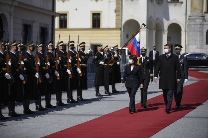 President Pahor hosts the president of the Hellenic Republic, Katerina Sakellaropoulou, at her first official visit abroad