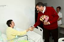Predsednik Pahor na novoletni dan obiskal Bolnišnico Postojna