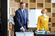 Predsednik Pahor je oddal glas na rednih volitvah v Državni zbor