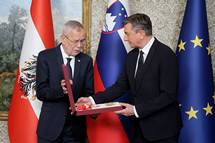 Predsednik Pahor gosti predsednika Van der Bellna na neformalni prijateljski večerji na gradu Strmol.