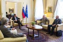 Predsednik republike in vrhovni poveljnik obrambnih sil Borut Pahor je sprejel generala Claudia Graziana, predsednika Vojaškega odbora EU