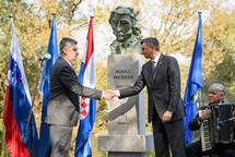 Predsednik Pahor in predsednik Milanovič sta skupaj odkrila spomenik Francetu Prešernu v Zagrebu