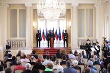 Ob državnem prazniku, dnevu suverenosti, v Predsedniški palači dan odprtih vrat in počastitev 30. obletnice odhoda zadnjega vojaka JLA iz Slovenije 