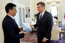 Varuh človekovih pravic Peter Svetina je predsedniku republike predstavil Letno poročilo za leto 2021