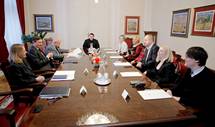 Predsednik republike Borut Pahor sprejel predstavnike civilne iniciative staršev otrok s prirojenimi srčnimi napakami Velik srček