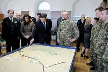 Predsednik republike pripadnikom Slovenske vojske ob obisku 72. brigade v Mariboru: 