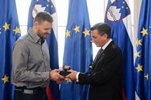 Miha Zupan, prejemnik Jabolka navdiha: Mladim po vsem svetu, še posebej gluhim, želim, da bi sledili navdihu in bili uspešni.