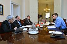 Predsednik republike s pravnimi strokovnjaki glede nadaljnjih postopkov pri imenovanju namestnikov predsednika senata KPK
