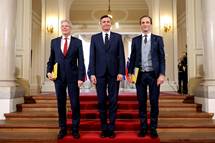Predsednik Republike Slovenije je danes na posebni slovesnosti v Predsedniški palači vročil državni odlikovanji, ki sta ju prejela Massimiliano Fedriga in dr. Peter Kaiser