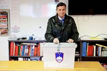 Predsednik Pahor je glasoval v drugem krogu volitev predsednika Republike Slovenije