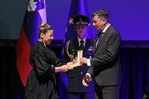 Predsednik Pahor je na posebni slovesnosti ob svetovnem dnevu juda in 70-letnici juda v Sloveniji vročil državni odlikovanji, ki sta ju prejeli Tina Trstenjak in Judo zveza Slovenije