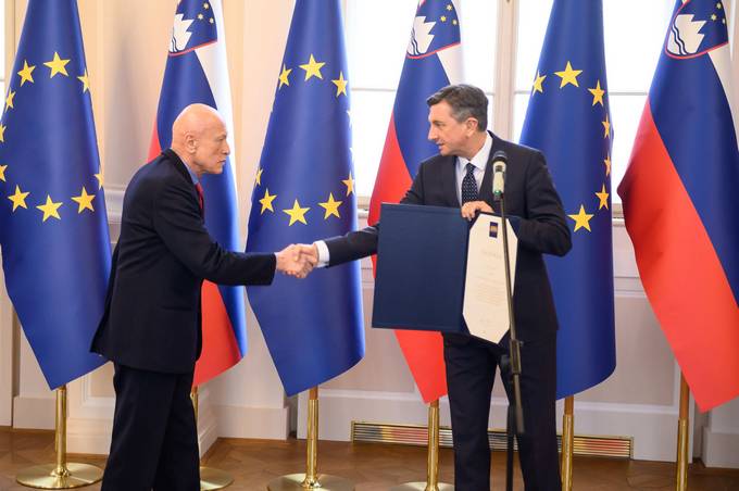 Predsednik Republike Slovenije Borut Pahor je danes v Predsedniški palači sprejel članice in člane organizacije Združenje invalidov - Forum Slovenije, ki letos obeležuje 25 let delovanja