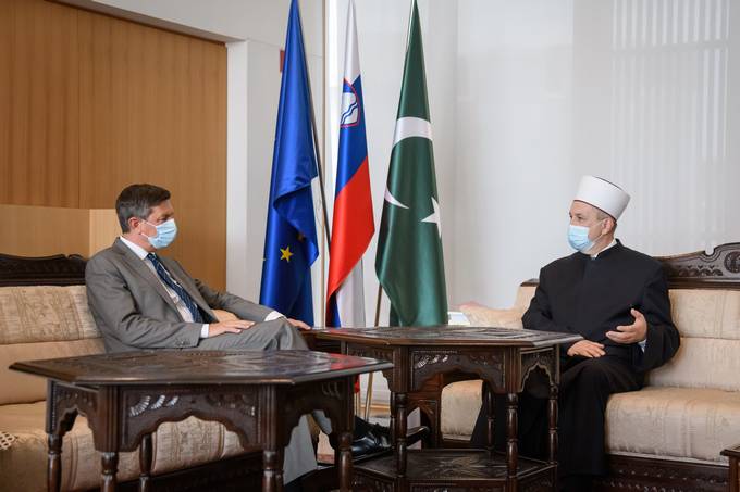 Na povabilo muftija Grabusa je predsednik Pahor obiskal Muslimanski kulturni center v Ljubljani