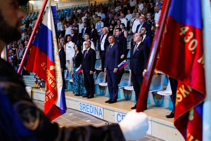 Predsednik Republike Slovenije Borut Pahor se je na predvečer dneva državnosti udeležil skupne slovesnosti štirih občin slovenske Istre ob 30. obletnici dneva državnosti