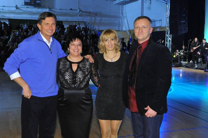 Predsednik Republike Slovenije Borut Pahor si je v športni dvorani Osnovne šole Antona Martina Slomška na Vrhniki ogledal finale svetovnega pokala v Rock'n'Roll-u.