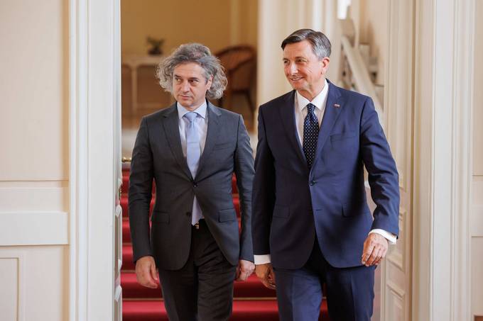 Predsednik Pahor podpisal predlog za izvolitev dr. Goloba za predsednika vlade
