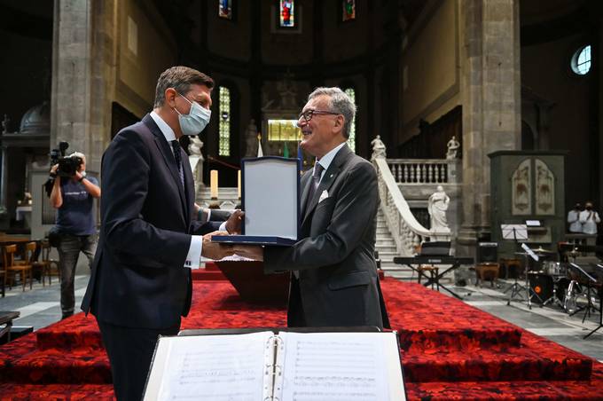 Predsednik Republike Slovenije Borut Pahor je prejel najvišje priznanje festivala Mittelfest - v znamenje prijateljstva in hvaležnosti za podporo festivalu in njegovi zavezanosti evropskim vrednotam.