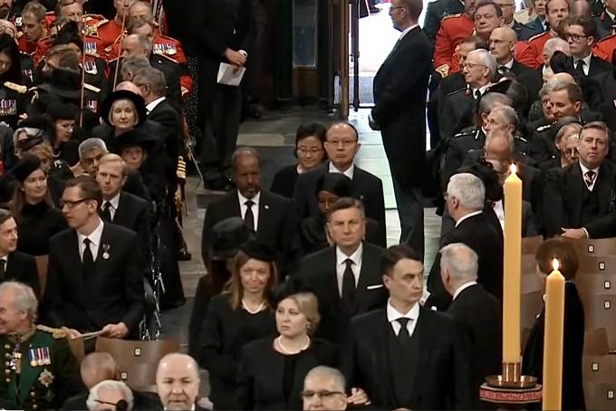 Predsednik Republike Slovenije Borut Pahor se je na povabilo Njegovega veličanstva kralja Karla III. udeležil državne pogrebne slovesnosti kraljice Elizabete II., ki je bila v Westminstrski opatiji v Londonu