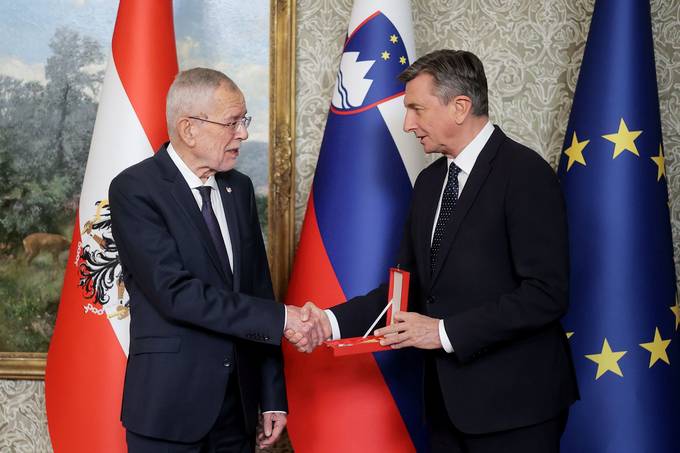 Predsednik Pahor gosti predsednika Van der Bellna na neformalni prijateljski večerji na gradu Strmol.