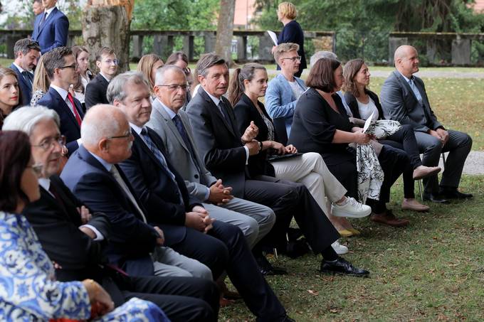 Enajsto tradicionalno srečanje in pogovor predsednika Pahorja s člani in članicami Društva v tujini izobraženih Slovencev VTIS: »Mladi in poklici prihodnosti – za zeleno in inovativno Slovenijo«